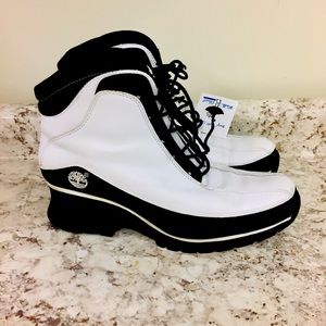 Timberland hi-Top sneaker boot size 9.5
